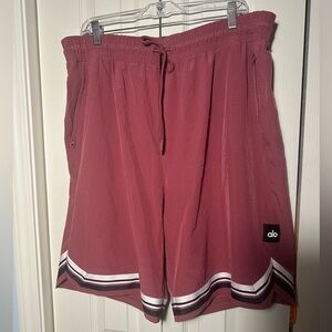 ALO Yoga Men's key mesh basketball short  soft pink